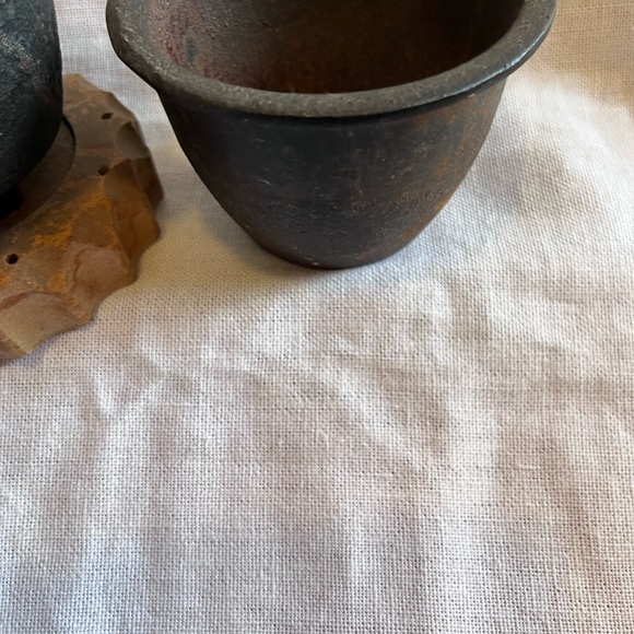 Vintage Cast Iron Mini Grill with Cast Iron Removable Grated Pot. - Picture 4 of 8